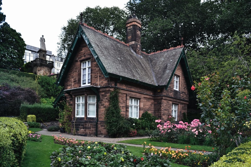 Dere kenarı bungalov